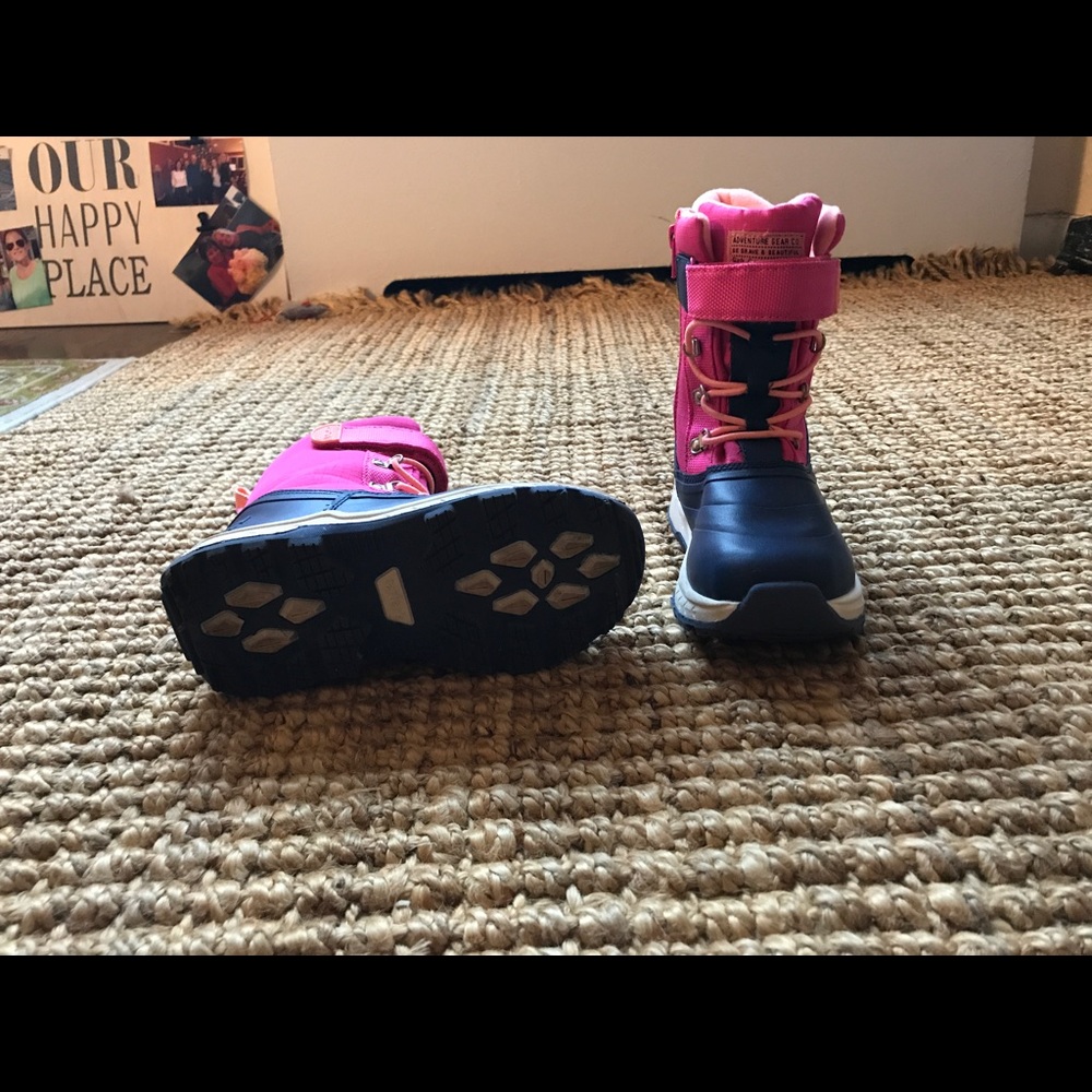 COPY - Oshkosh Kids Snow Boots size 2